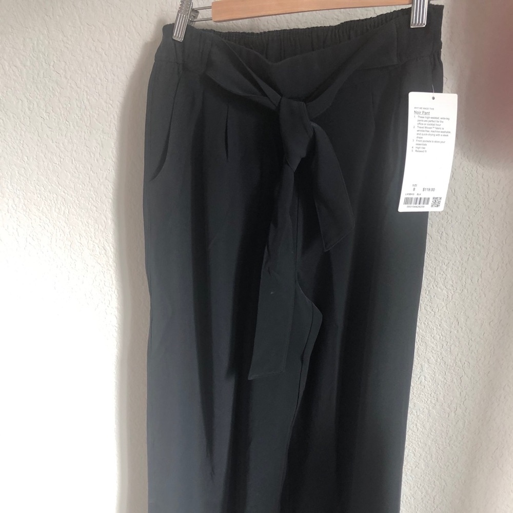 Lululemon Noir Pant size 8 new with tags